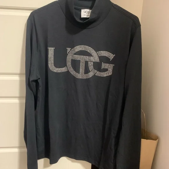 Ugg+Telfar collab turtle neck Worth over 150$ - Picture 6 of 6